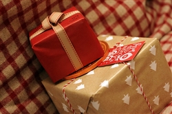 christmas-present-596300_640